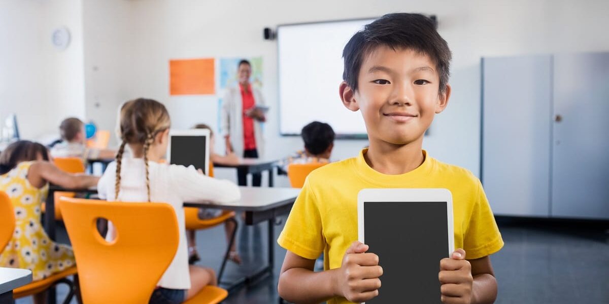 INTERVENTI A FAVORE DEGLI STUDENTI STRANIERI INTERVENTI A FAVORE DEGLI STUDENTI STRANIERI