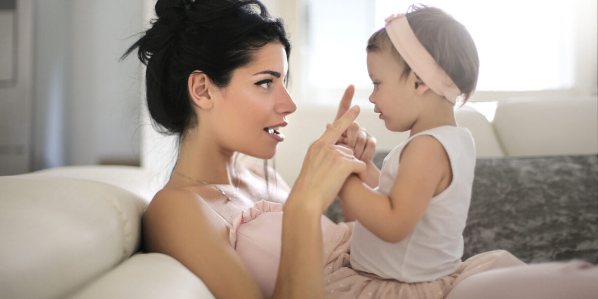 IL LINGUAGGIO MATERNO HA UN FORTE EFFETTO SULLE ABILITÀ SOCIALI DEI BAMBINI IL LINGUAGGIO MATERNO HA UN FORTE EFFETTO SULLE ABILITÀ SOCIALI DEI BAMBINI.