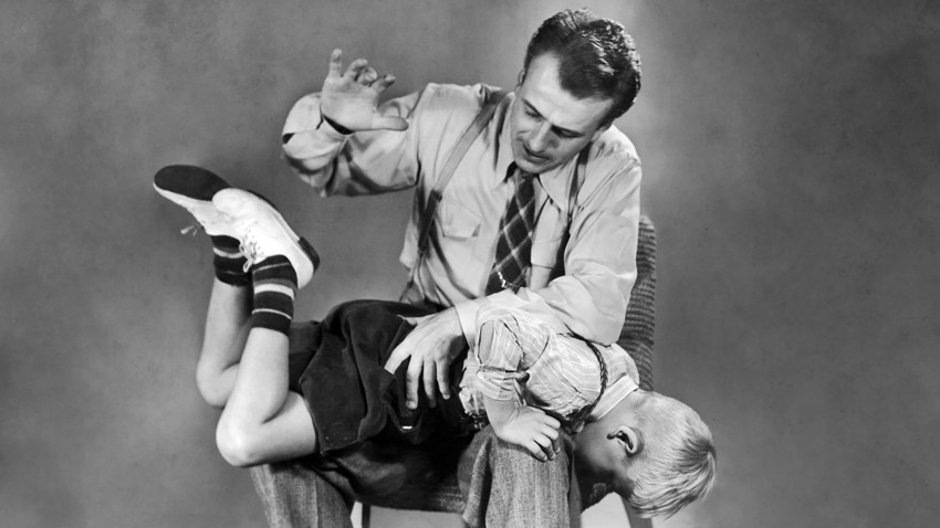 PICCHIARE I FIGLI È SBAGLIATO