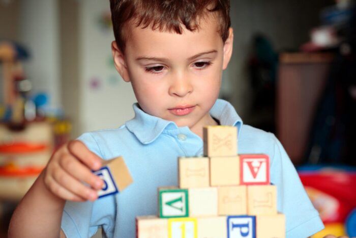 SPIEGARE L'AUTISMO AI BAMBINI