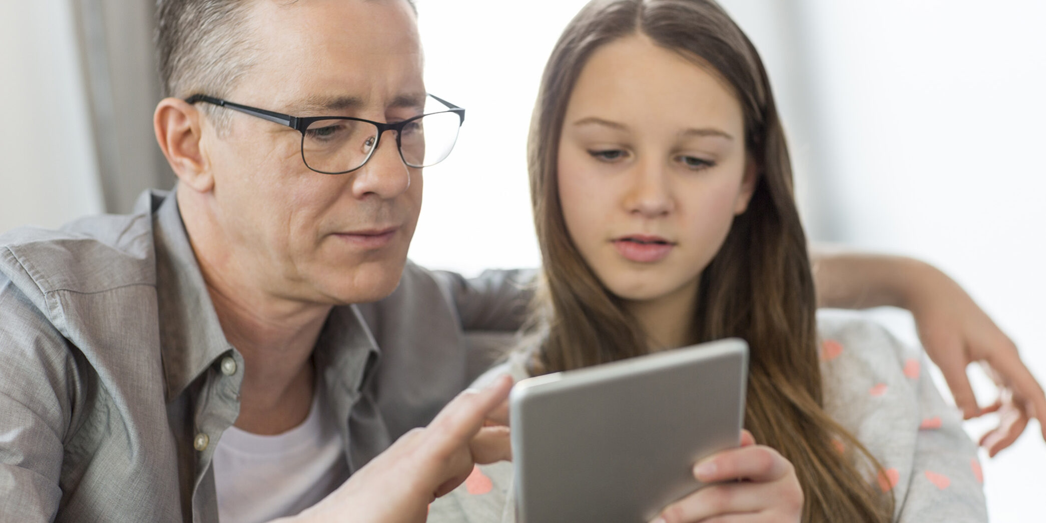 DIALOGARE EFFICACEMENTE CON I FIGLI DIALOGARE EFFICACEMENTE CON I FIGLI